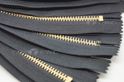 18см молнии джинсовые №322 черный авт. т4 латунь - купить в Биробиджане. Цена: 28.62 руб.
